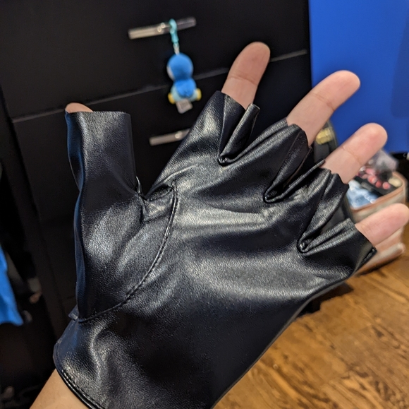 Deluxe Black Costume Fingerless Gloves - Picture 2 of 4